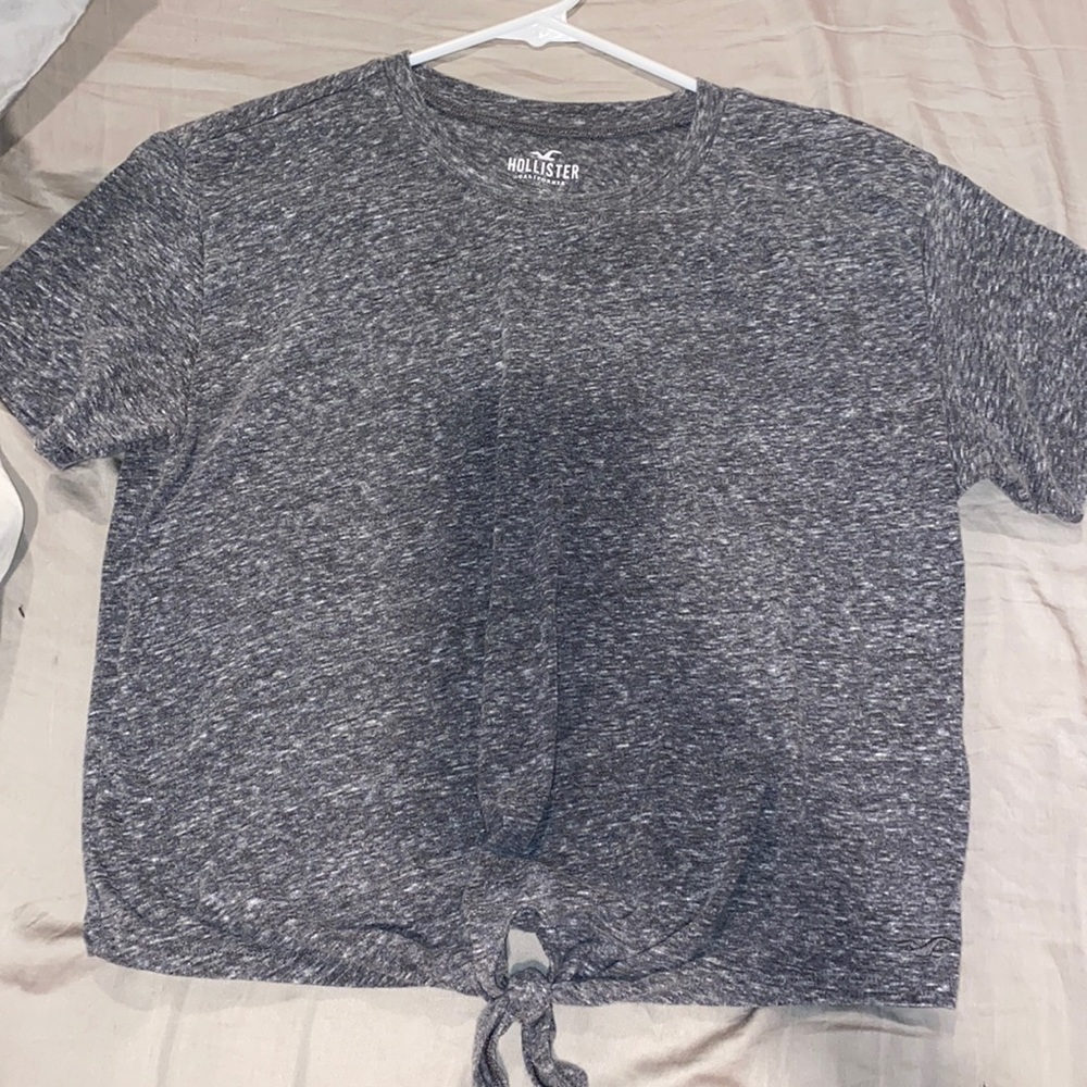Hollister top